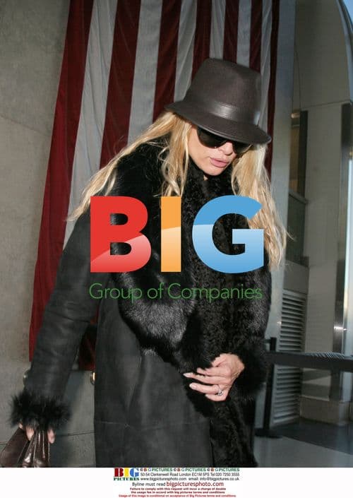 Nicollette Sheridan bypasses LAX security