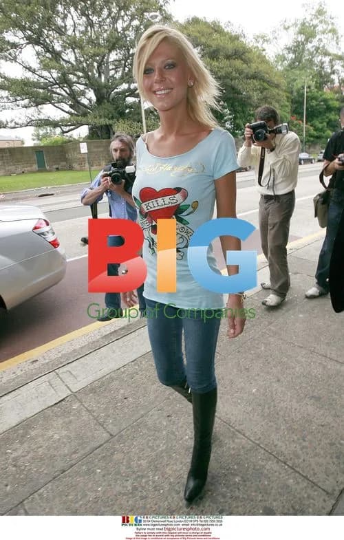 Tara Reid shops at Ed Hardy store