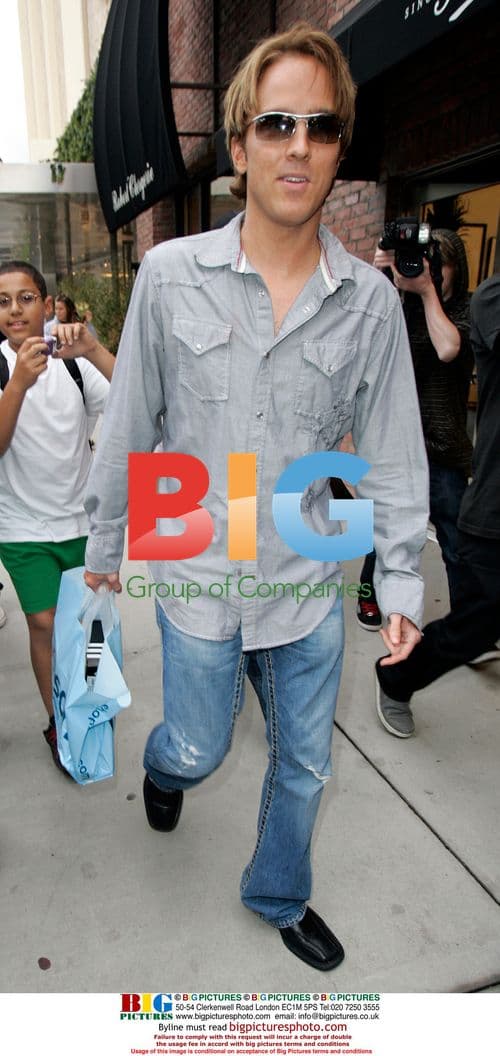 Larry Birkhead shopping at Kitson