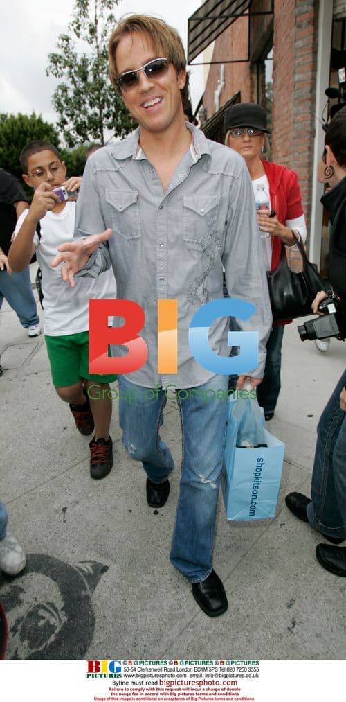 Larry Birkhead shopping at Kitson