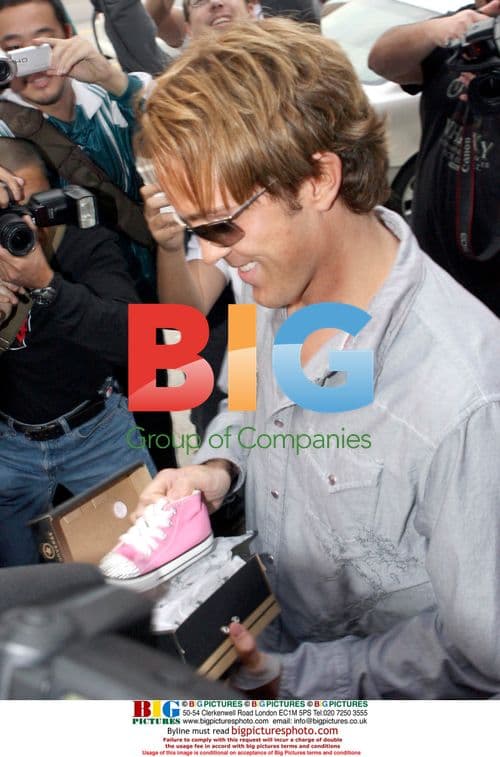 Larry Birkhead Goes Shopping