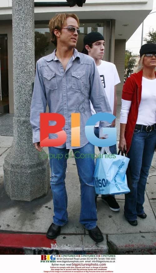 Larry Birkhead shops at Kitson boutique