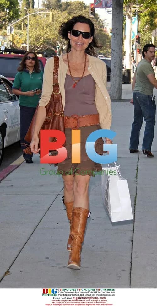 Minnie Driver Christmas Shopping in Beverly Hills