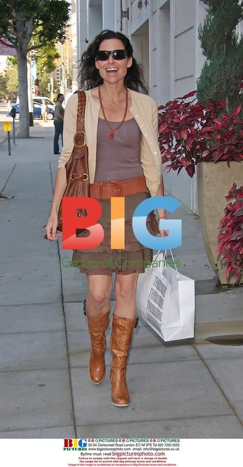 Minnie Driver Christmas Shopping in Beverly Hills