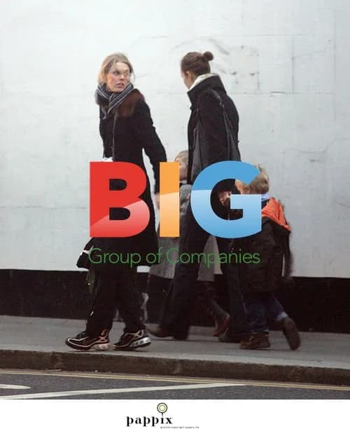 Donna Air Stops Traffic in London