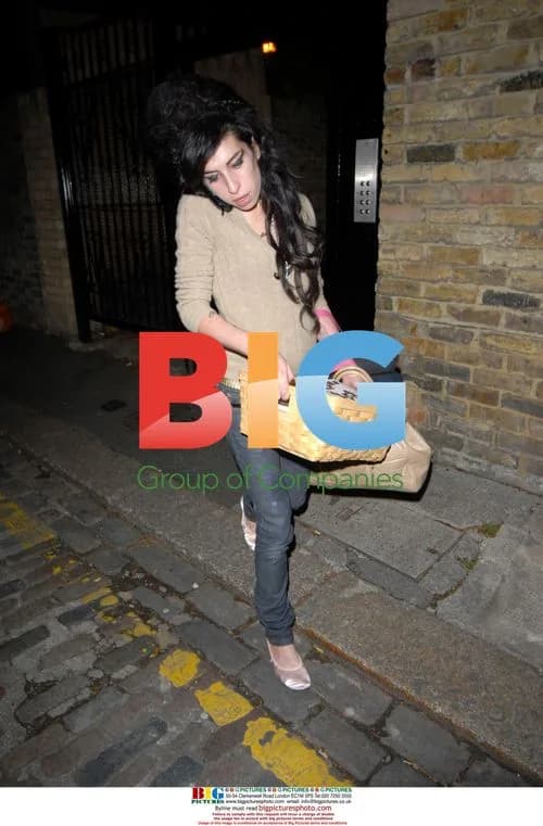 Troubled Amy Winehouse Leaving Home