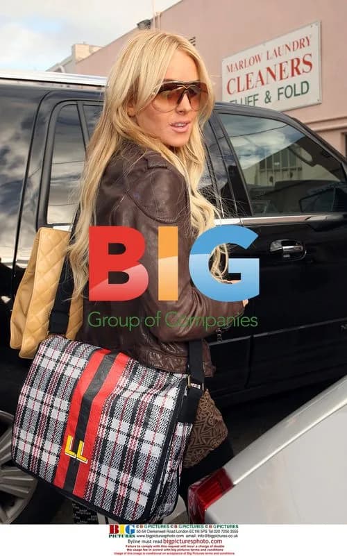 Lindsay Lohan Shops at Intuition