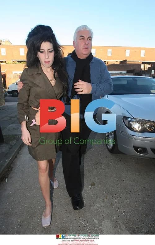 Amy Winehouse visits husband in prison
