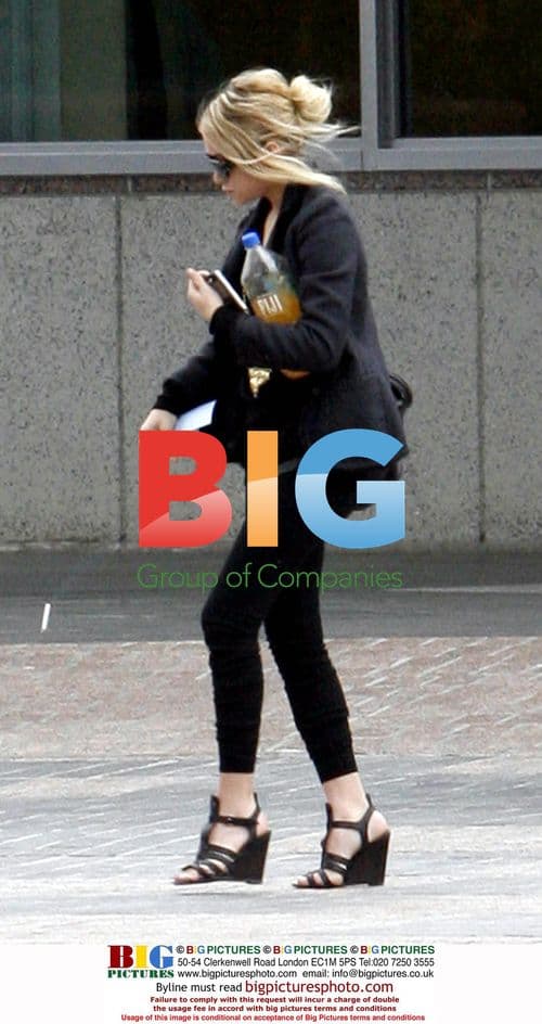 Mary-Kate and Ashley Olsen Meet at Fox Studios