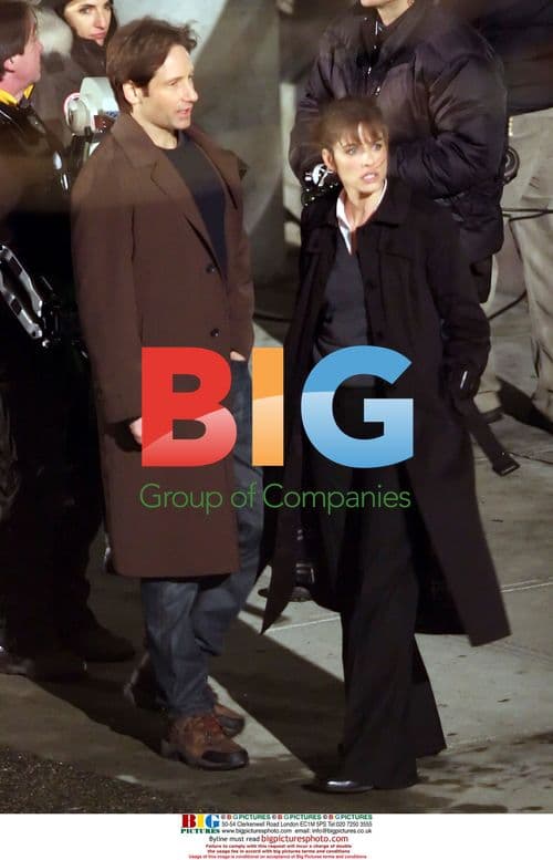 Actors Duchovny, Peet, Xzibit on X-Files 2 set