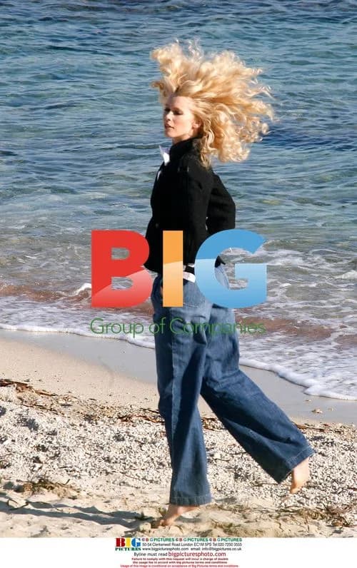 Claudia Schiffer's comeback modelling for Karl Lagerfeld
