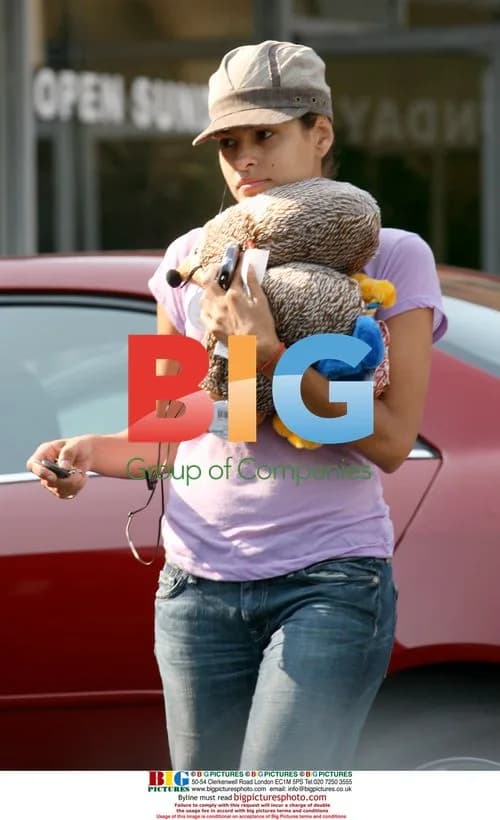 Eva Mendes Buys Porcupine Toys