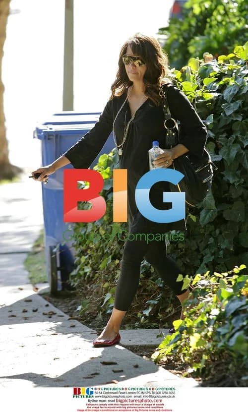 Pregnant Halle Berry Visits Friend in Hollywood Hills