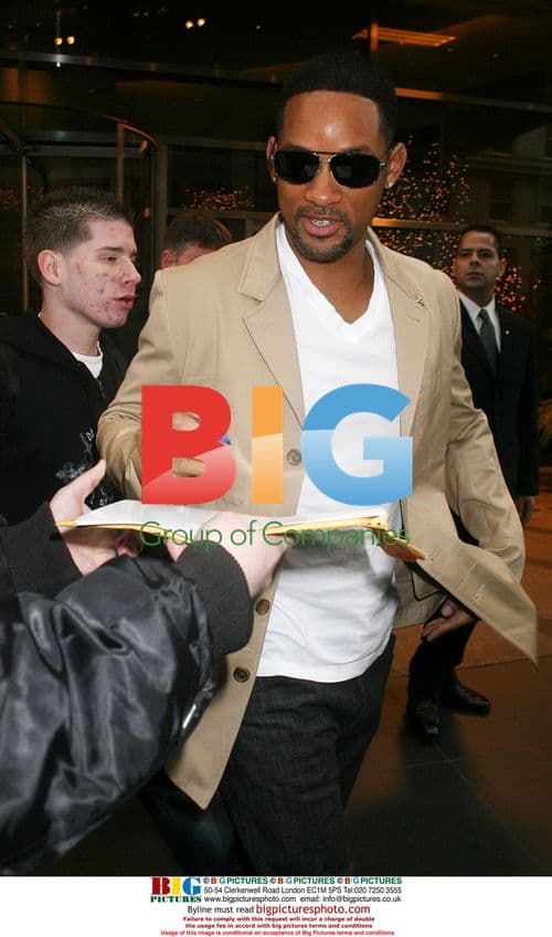 Will Smith signs autographs leaving Regis & Kelly