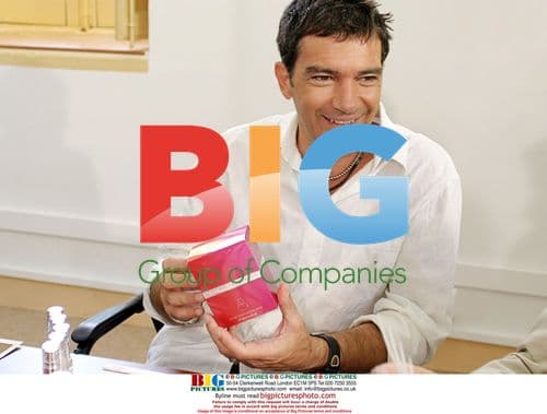 Antonio Banderas promotes perfume in Buenos Aires