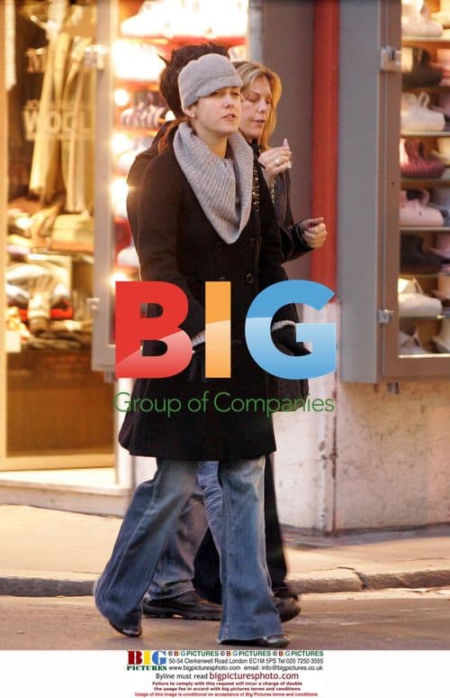 Kate Walsh shopping in Rome