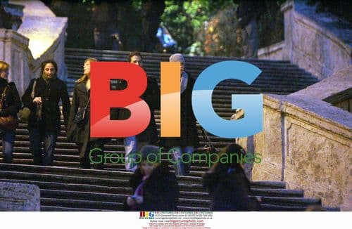 Kate Walsh spotted at Trevi Fountain in Rome