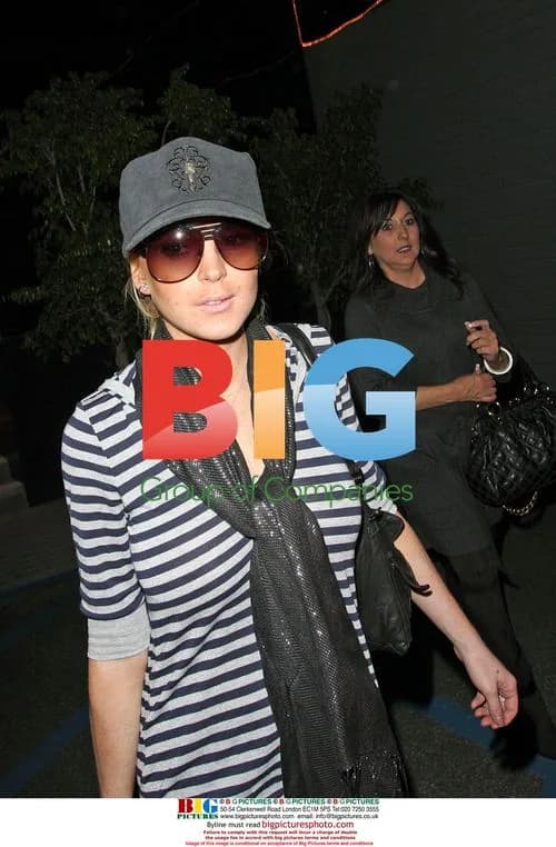 Lindsay Lohan Lunch and Shopping in LA