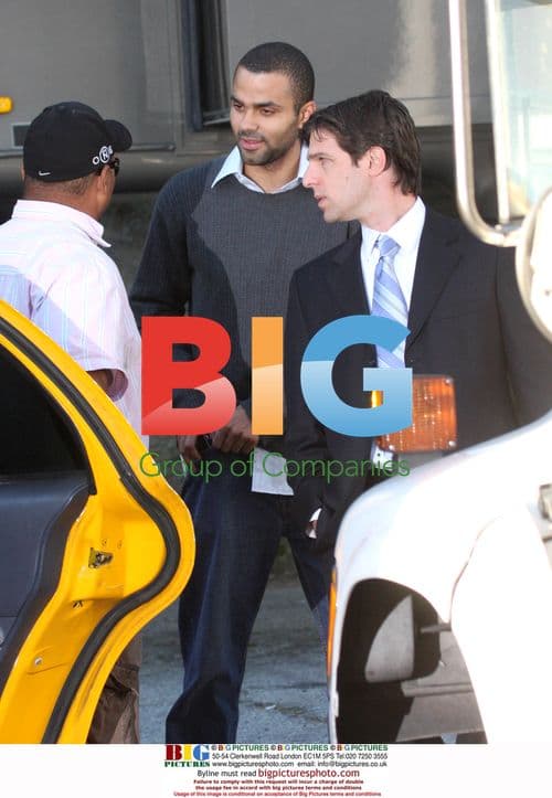 Tony Parker visits Eva Longoria on L'Oreal set