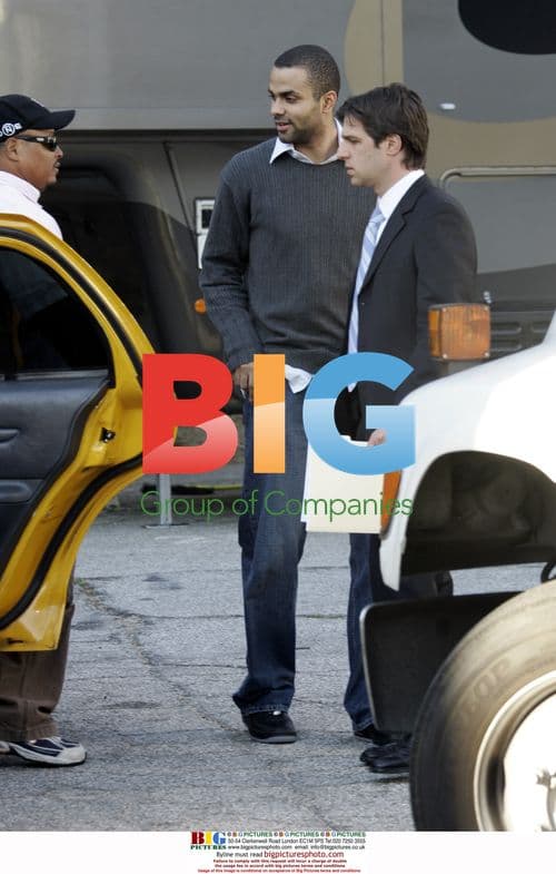 Tony Parker visits Eva Longoria on L'Oreal set