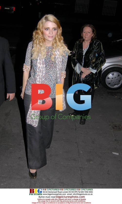 Mischa Barton & Shirley Maclaine on 'The Late Late Show'