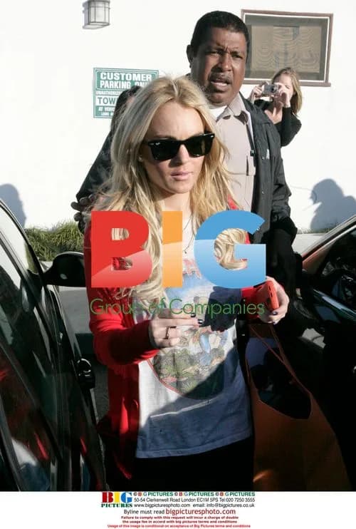 Lindsay Lohan's Malibu Shopping Trip