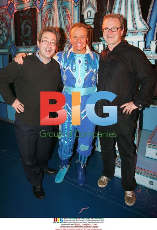 Cast of "Snow White and The Seven Dwarfs" panto