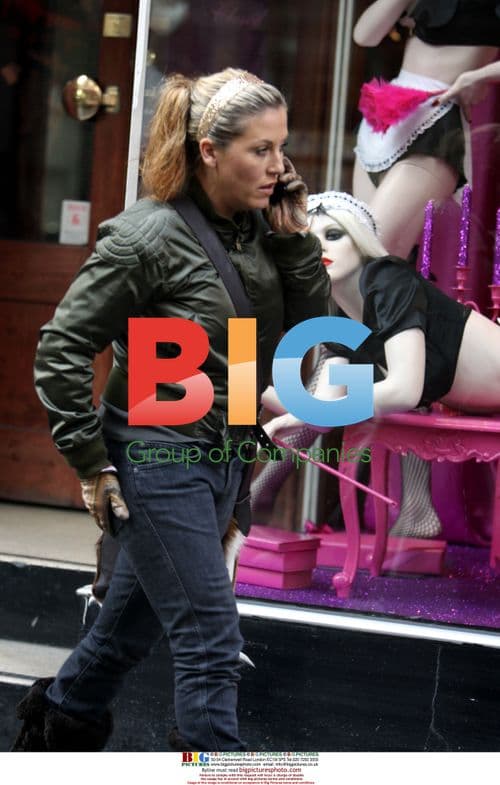 Jessie Wallace shops for lingerie