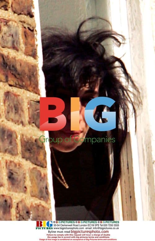 Amy Winehouse Receives Package