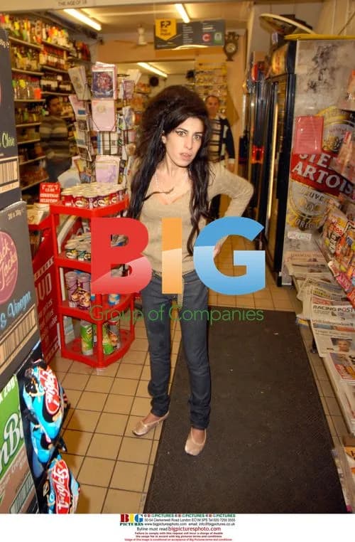 Troubled Amy Winehouse Leaving Home