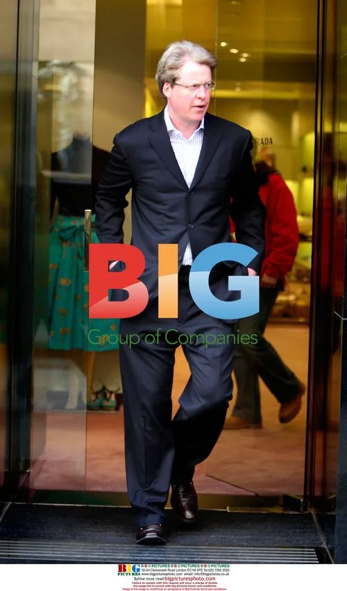 Diana\'s Brother Earl Spencer Shopping