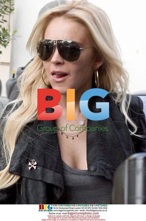 Lindsay Lohan Leaving The Ivy in Beverly Hills