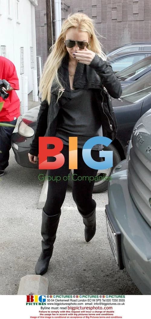 Lindsay Lohan Leaving The Ivy in Beverly Hills