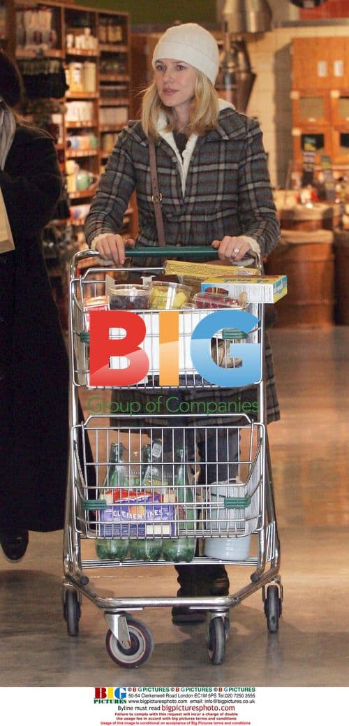 Naomi Watts Grocery Shopping in NYC