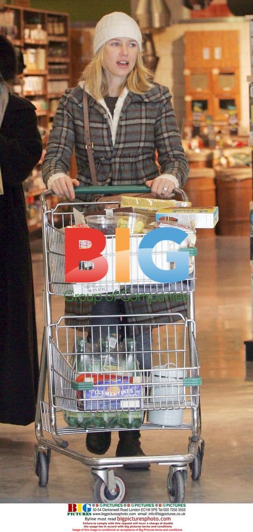 Naomi Watts Grocery Shopping in NYC