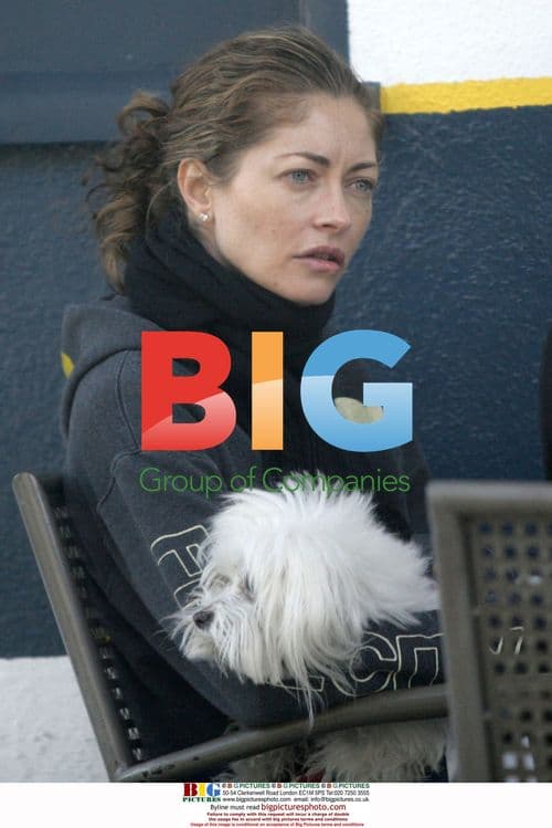 Rebecca Gayheart Eats and Smokes with Pals