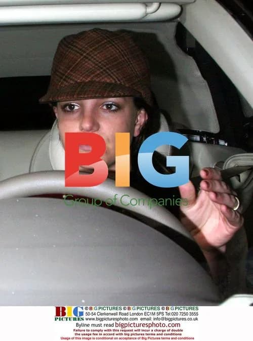 Britney Spears Remains Expressionless