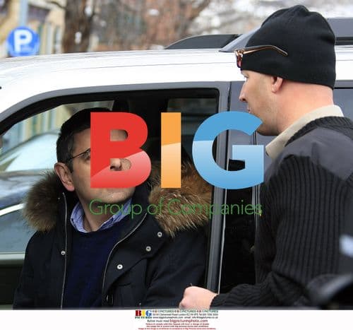 Rowan Atkinson in Minor Car Accident in Aspen