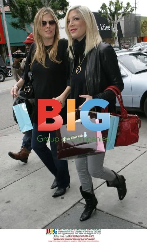 Tori Spelling Shopping in Beverly Hills