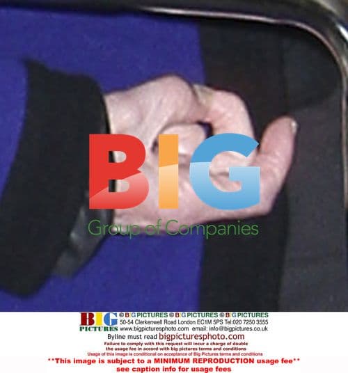 Zsa Zsa Gabor Leaves Salon