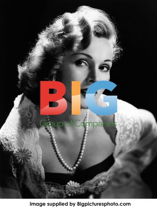 Zsa Zsa Gabor Leaves Salon