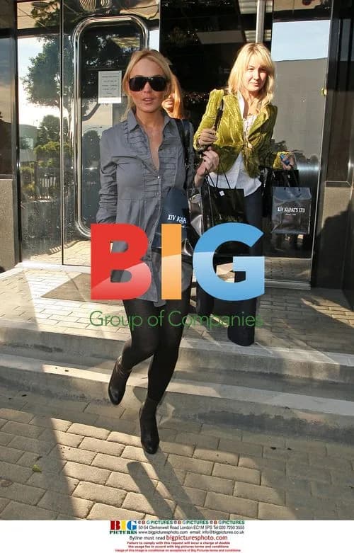 Lindsay Lohan Christmas Shopping