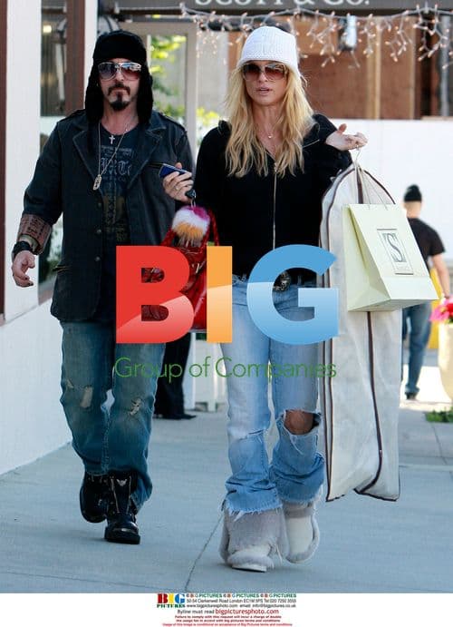 Nicollette Sheridan Christmas Shopping
