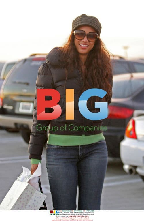 Tyra Banks Christmas Shopping in LA