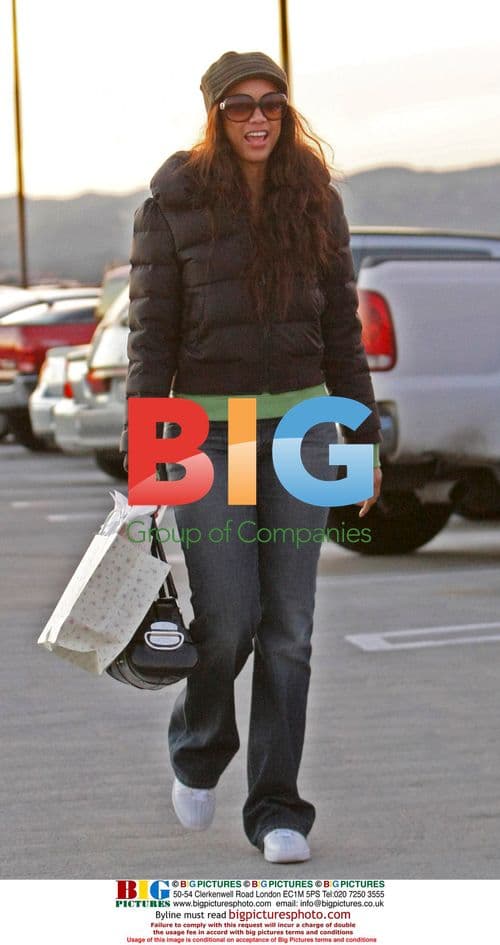 Tyra Banks Christmas Shopping