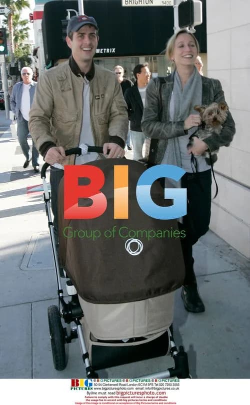 Joe McIntyre and Family Out with Newborn