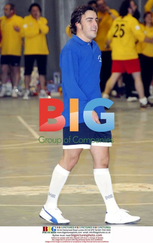 Fernando Alonso plays indoor football at Solidarity Gala