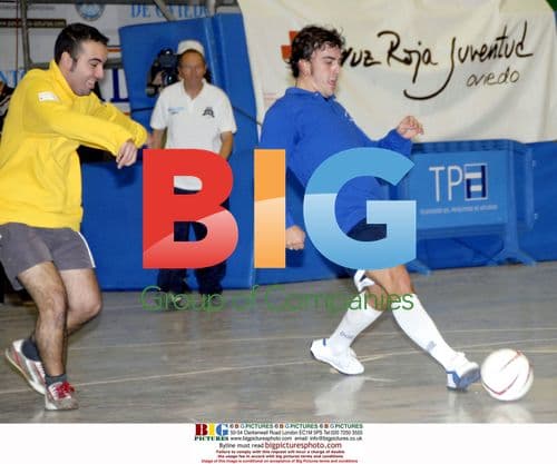 Fernando Alonso plays indoor football match at Solidarity Gala