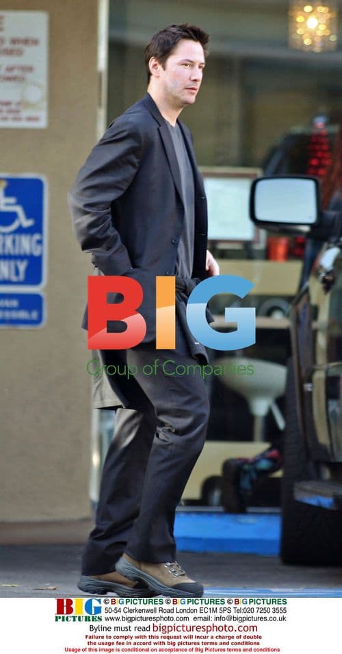 Keanu Reeves Dines at Poquito Mas