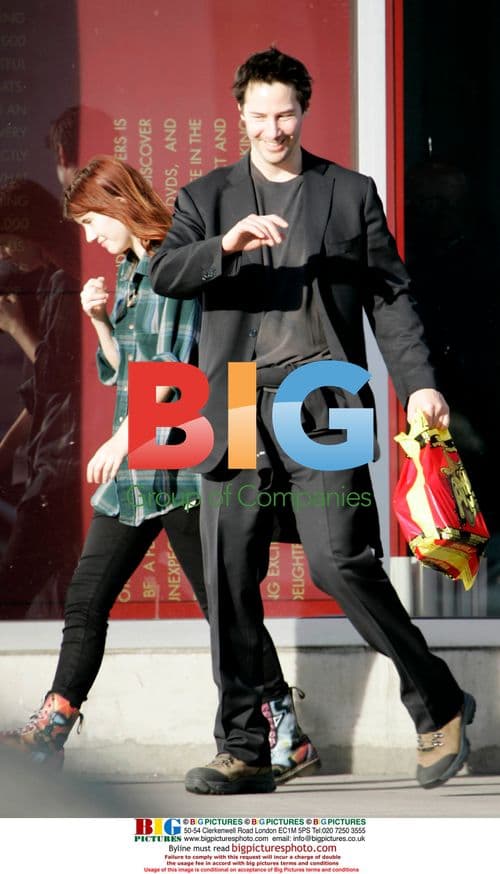 Keanu Reeves Christmas Shopping in Hollywood